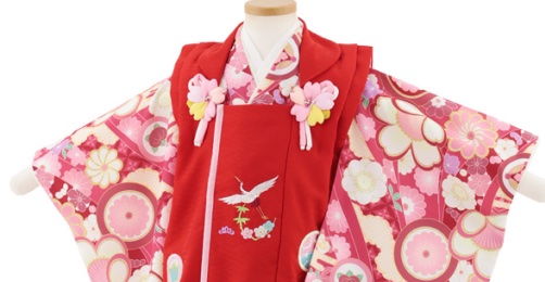 赤い被布と桜柄の着物(女児被布)